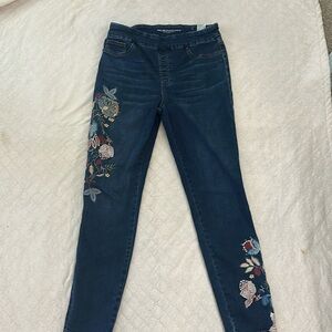 Chicos embroidered jean jegging